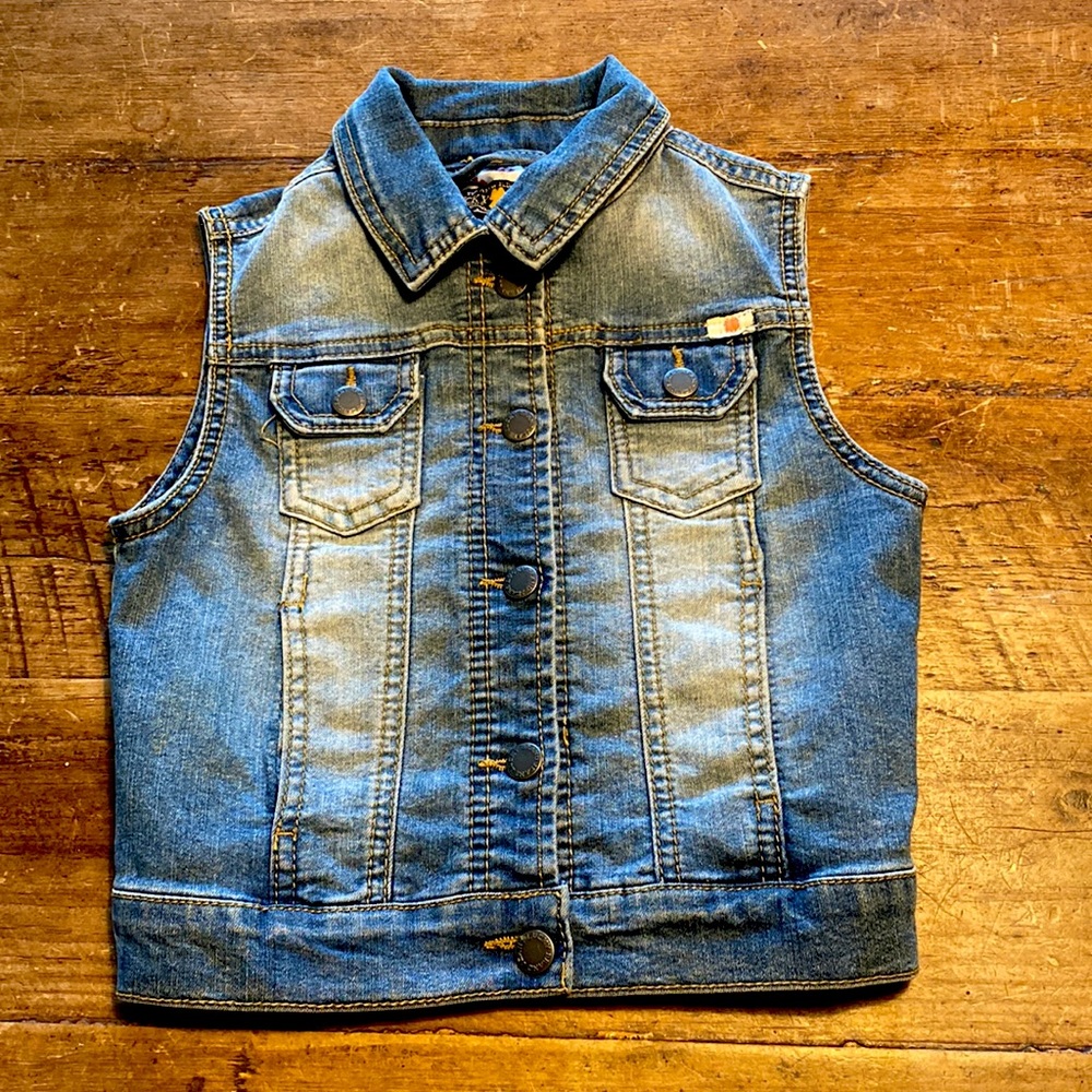 Girl’s Lucky Brand Distressed Jean Vest Size 6